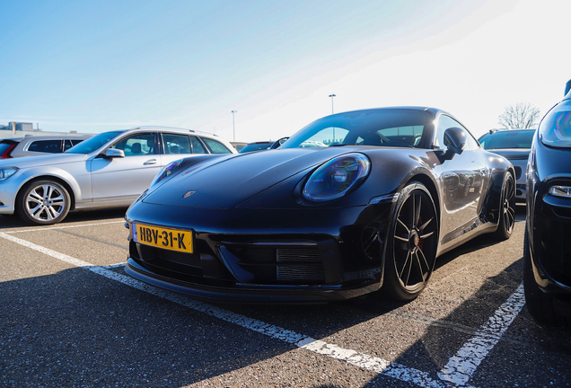 Porsche 992 Carrera GTS