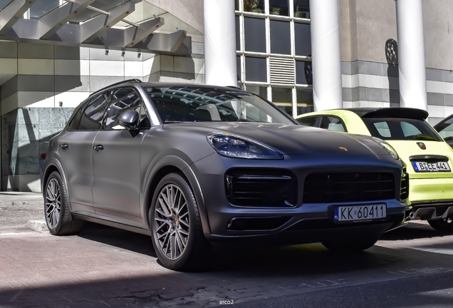 Porsche 9YA Cayenne GTS