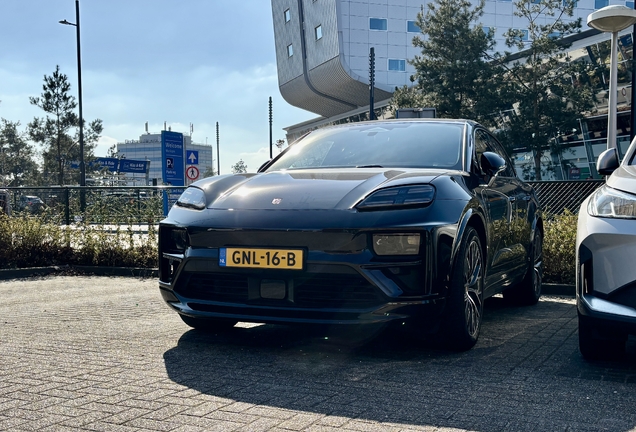 Porsche Macan EV Turbo