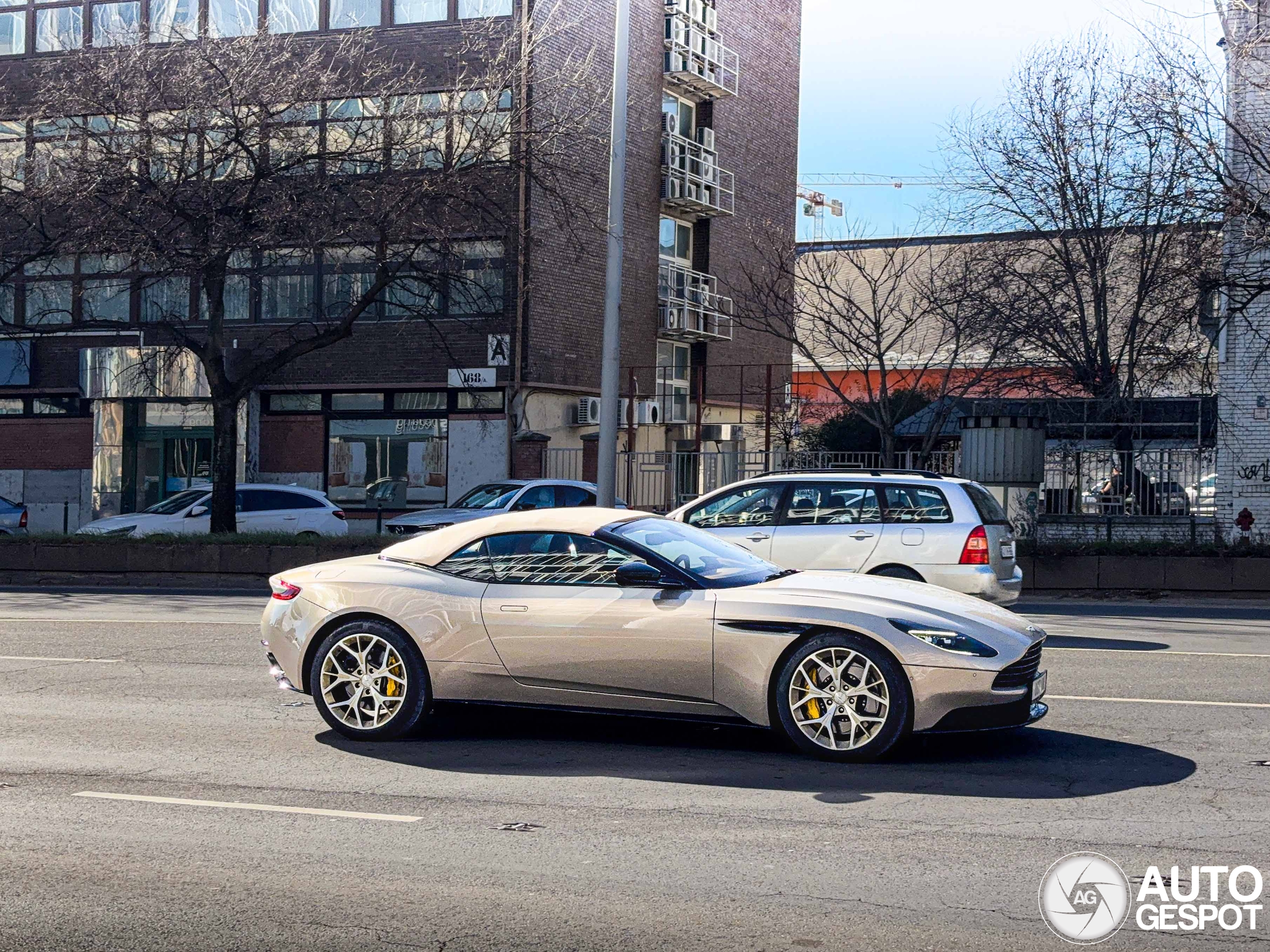 Aston Martin DB11 V8 Volante
