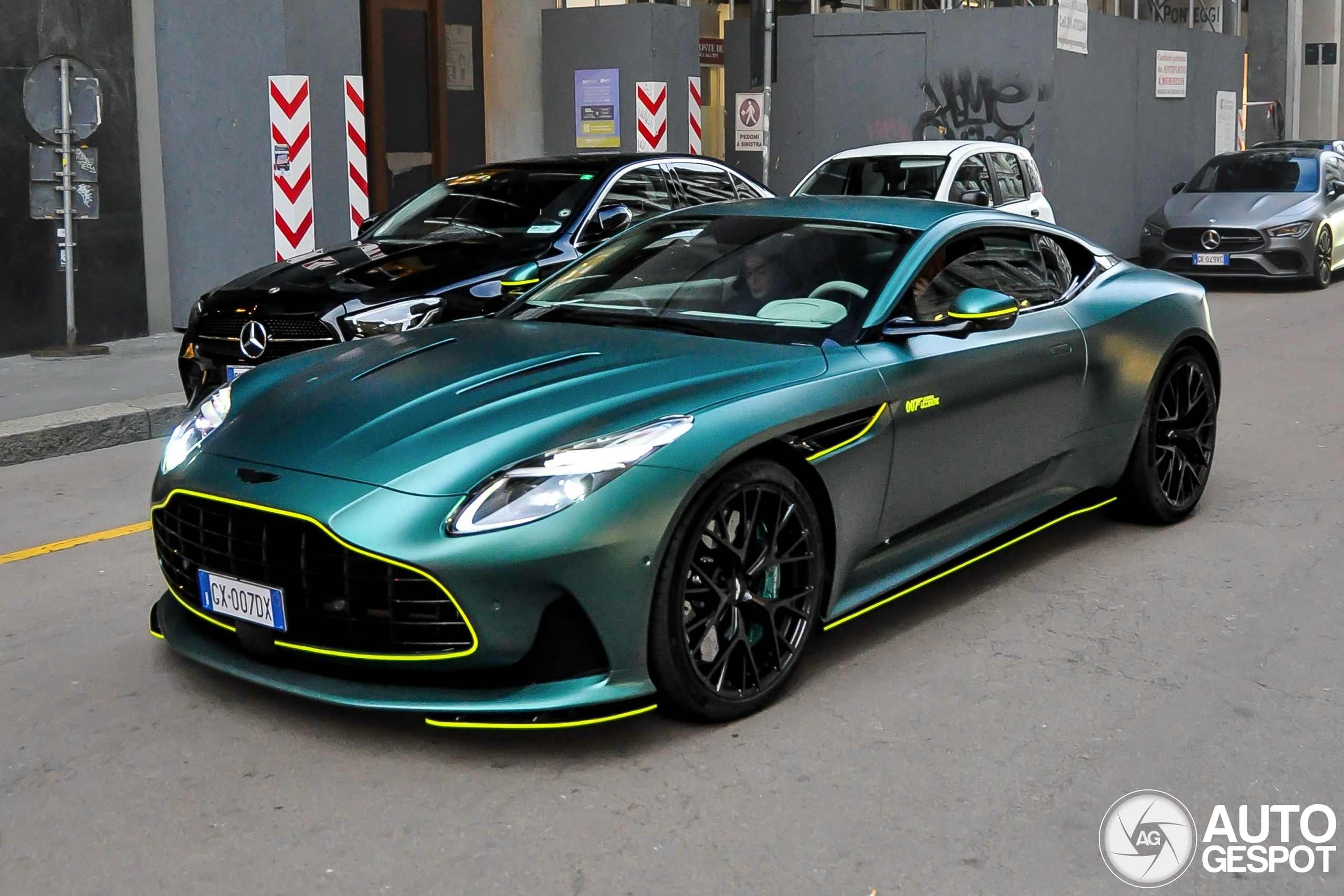 Aston Martin DB12