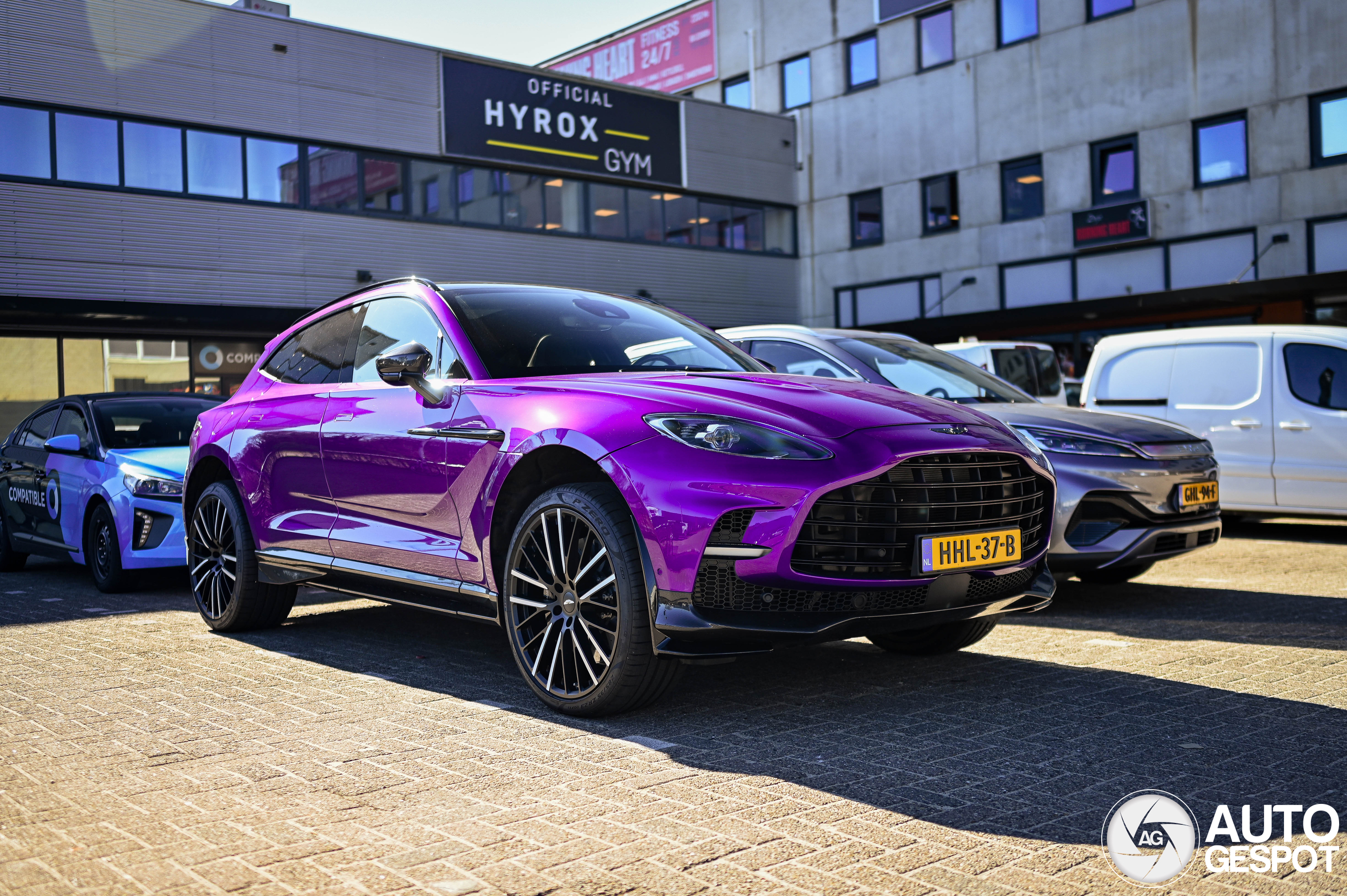 Aston Martin DBX707