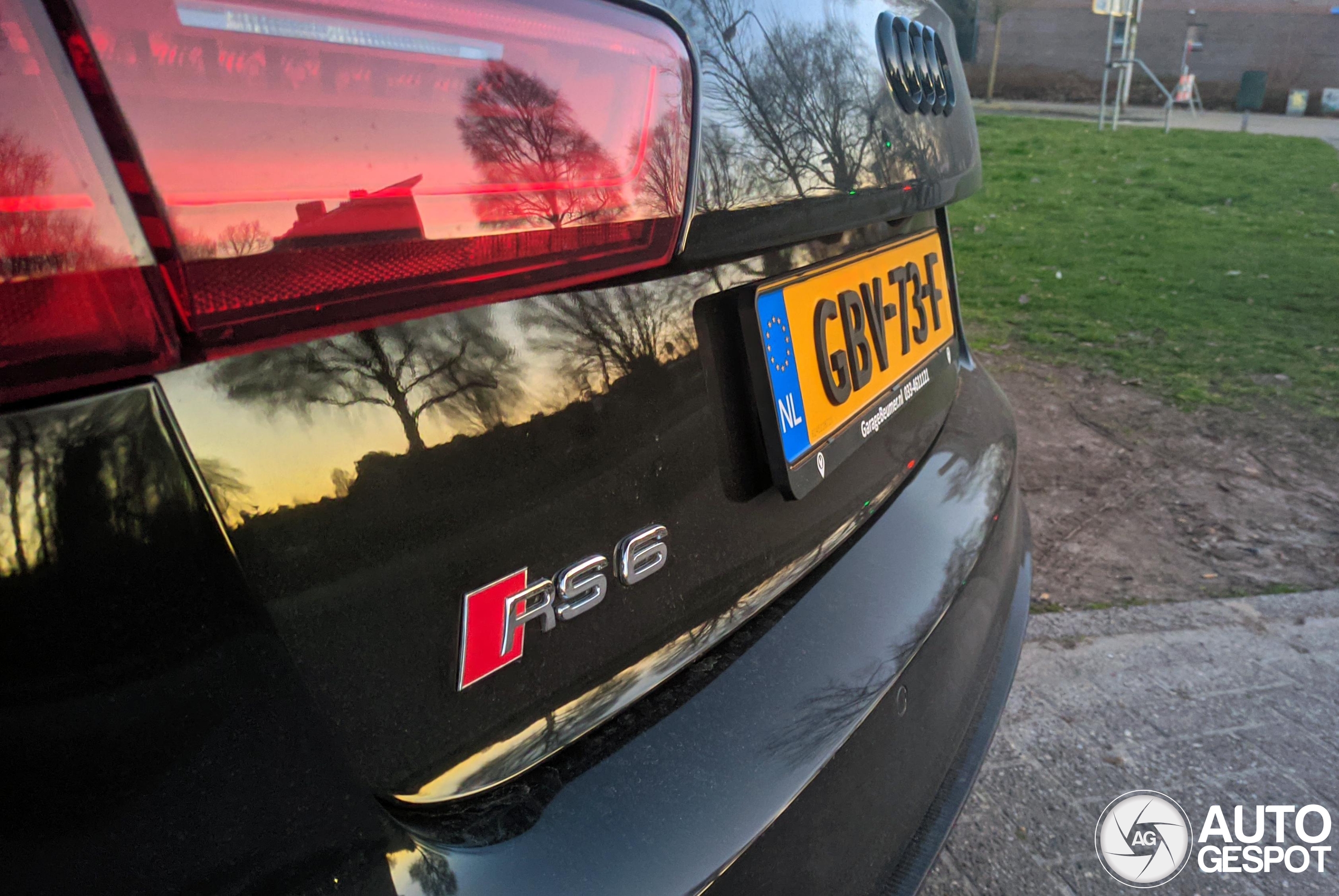 Audi RS6 Avant C7 2015