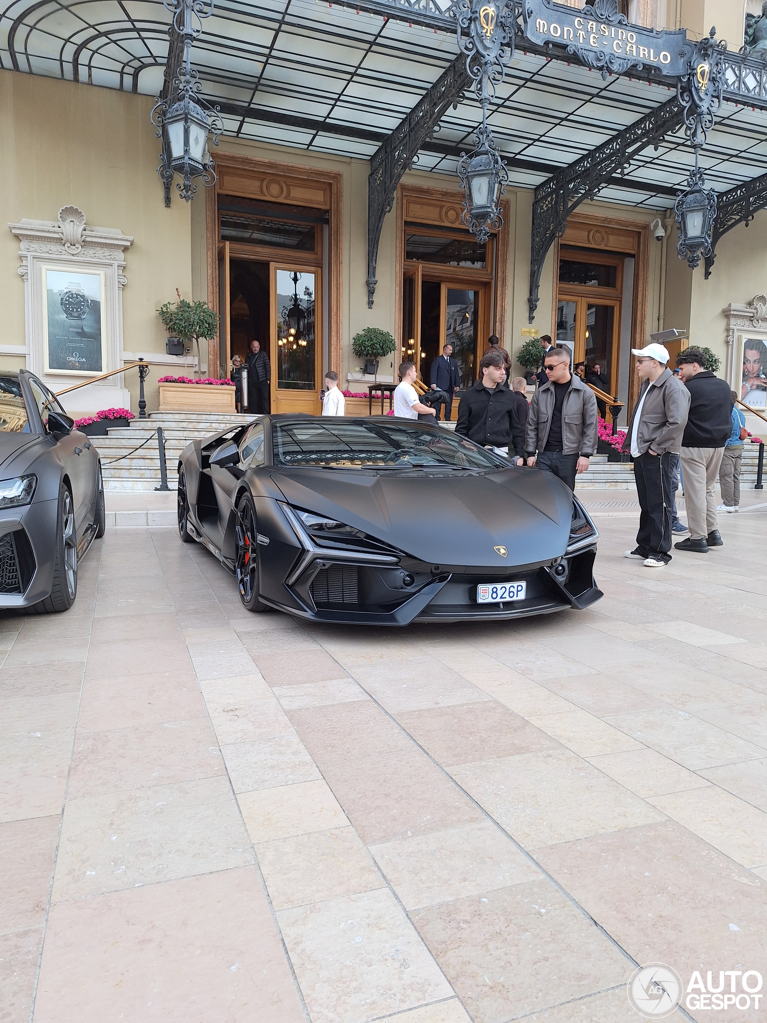 Lamborghini Revuelto