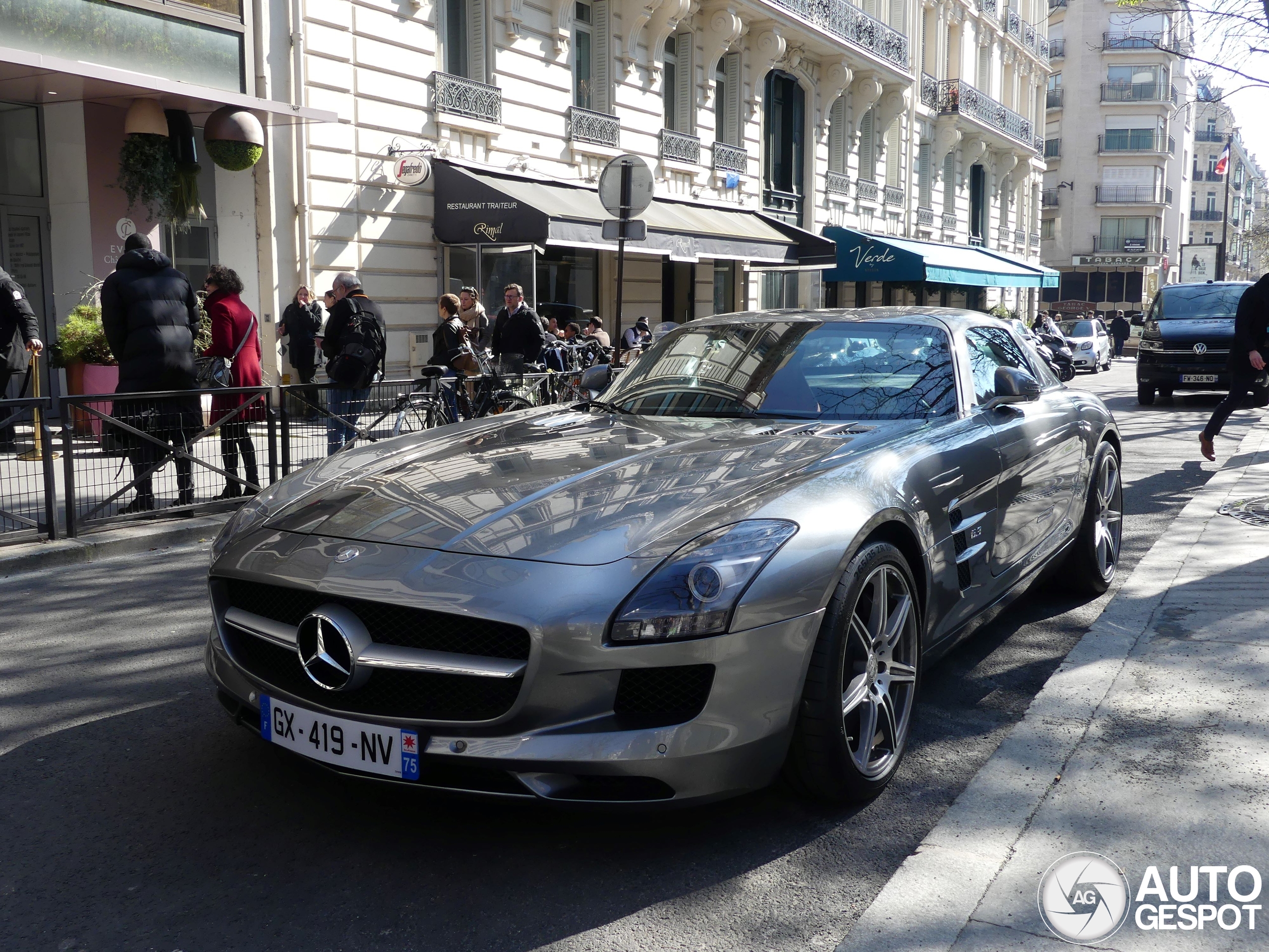 Mercedes-Benz SLS AMG