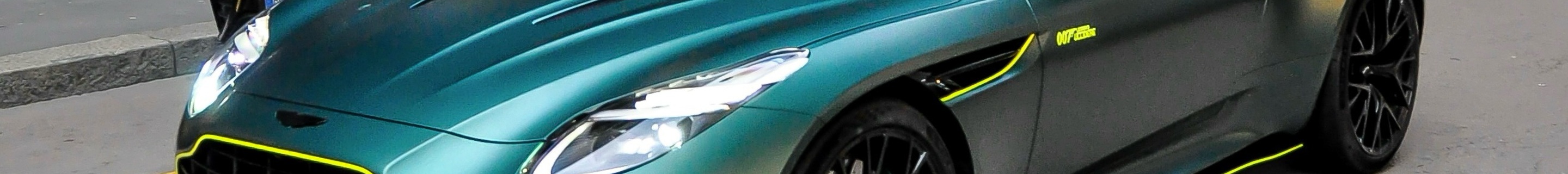 Aston Martin DB12