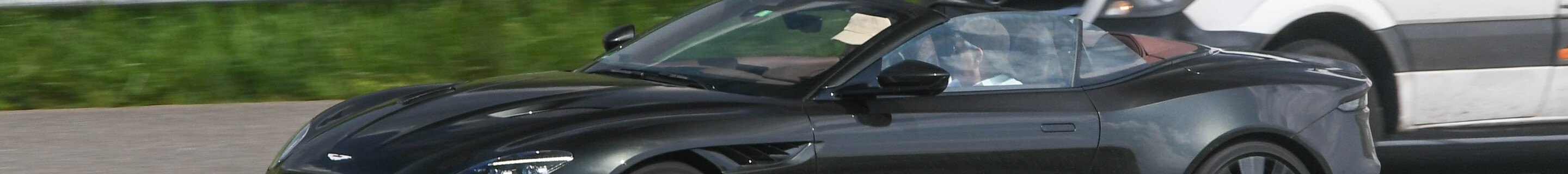 Aston Martin DBS Superleggera Volante
