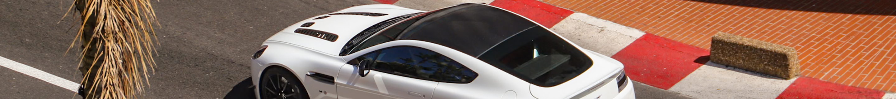 Aston Martin V12 Vantage S AMR