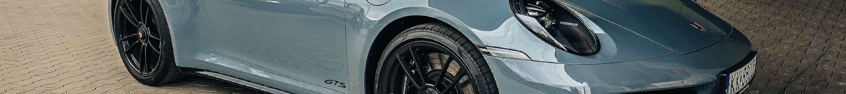 Porsche 992 Carrera 4 GTS