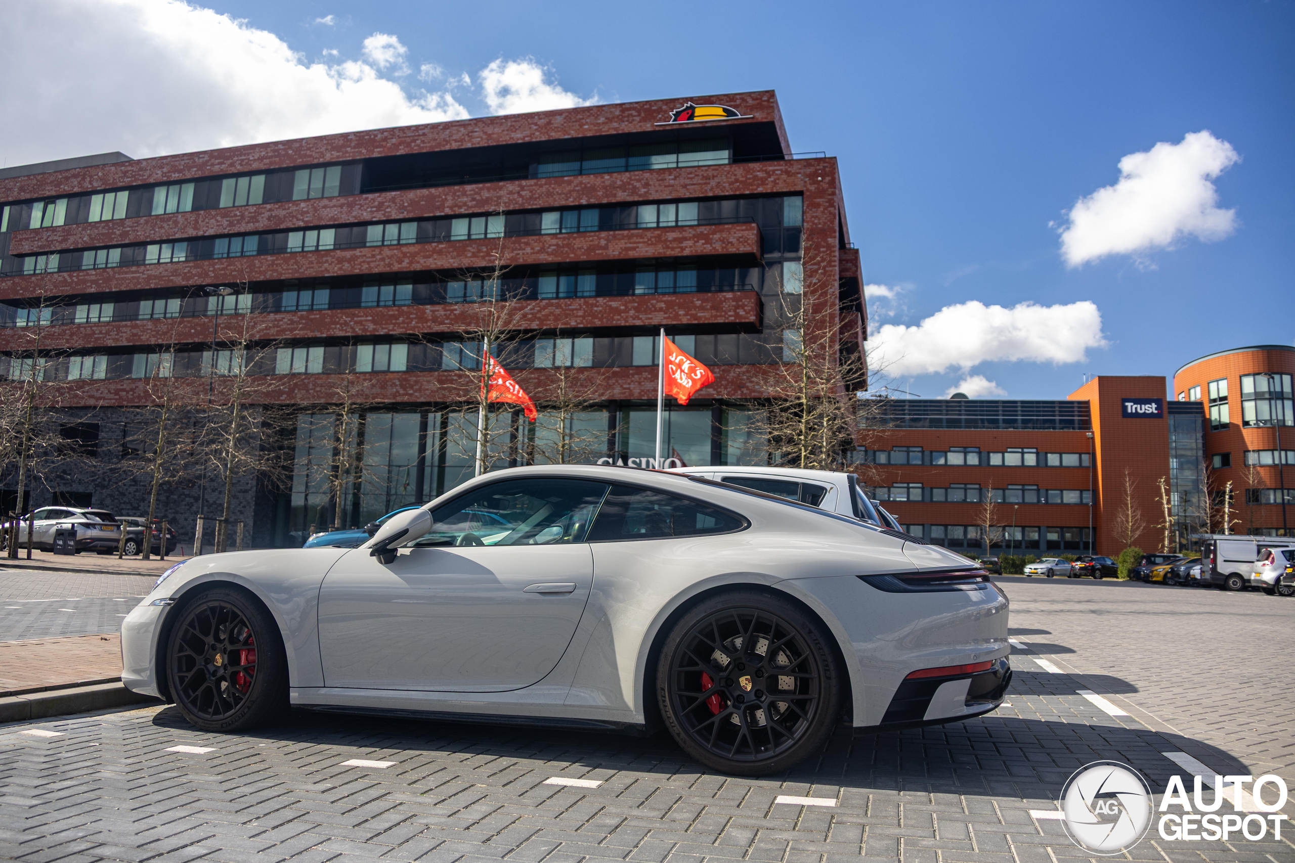 Porsche 992 Carrera 4S