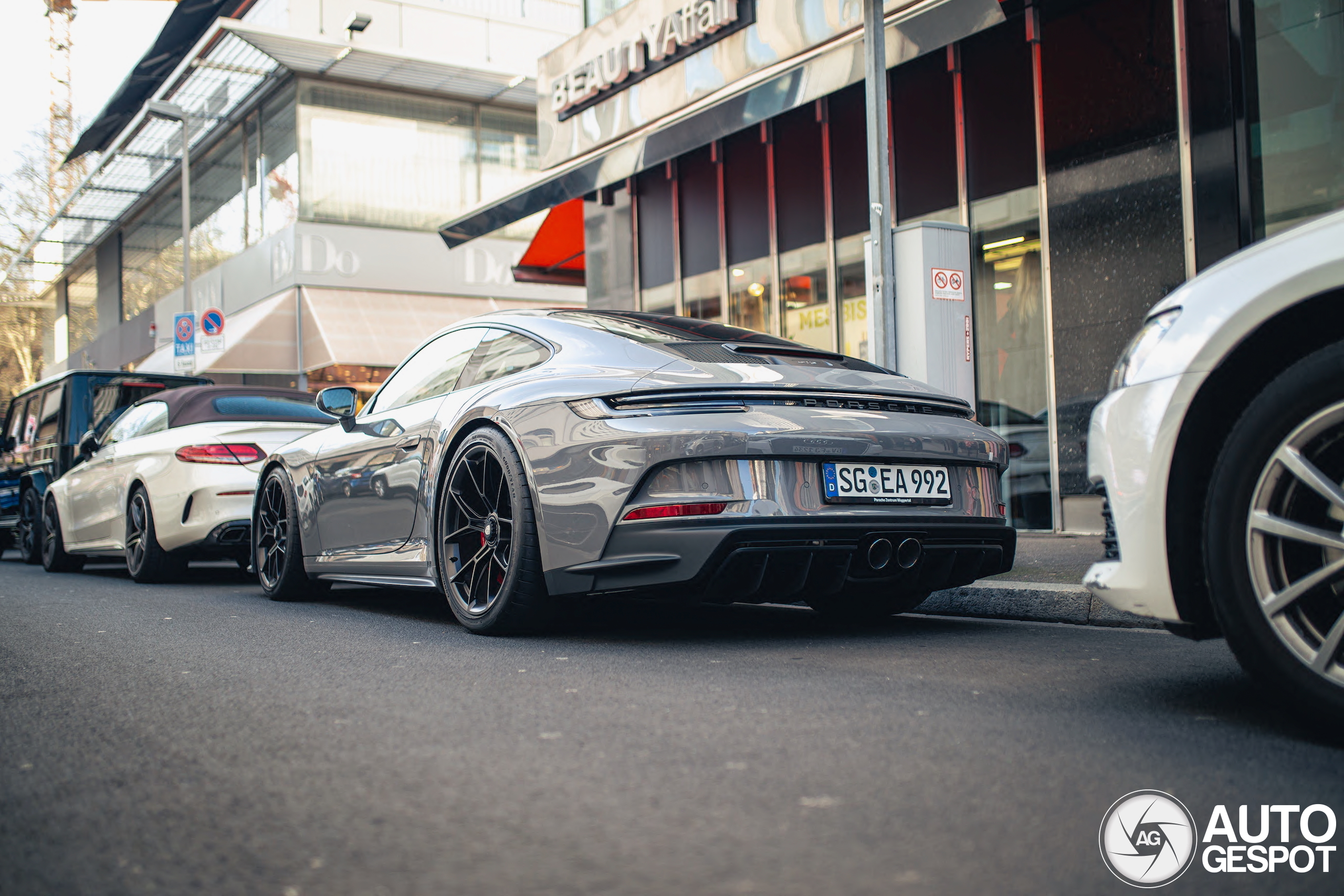Porsche 992 GT3 Touring