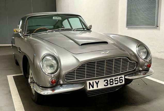 Aston Martin DB6 Superleggera