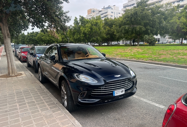 Aston Martin DBX