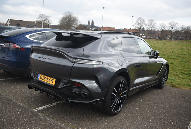 Aston Martin DBX707