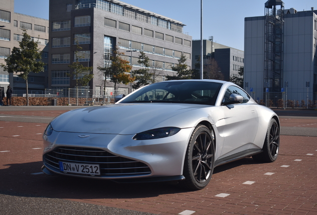 Aston Martin V8 Vantage 2018