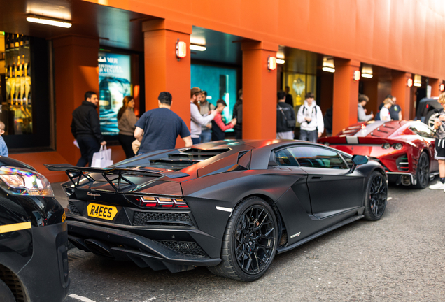 Lamborghini Aventador S LP740-4 Nero Design