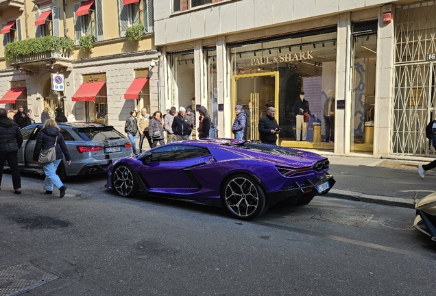 Lamborghini Revuelto