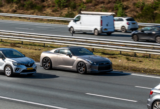 Nissan GT-R