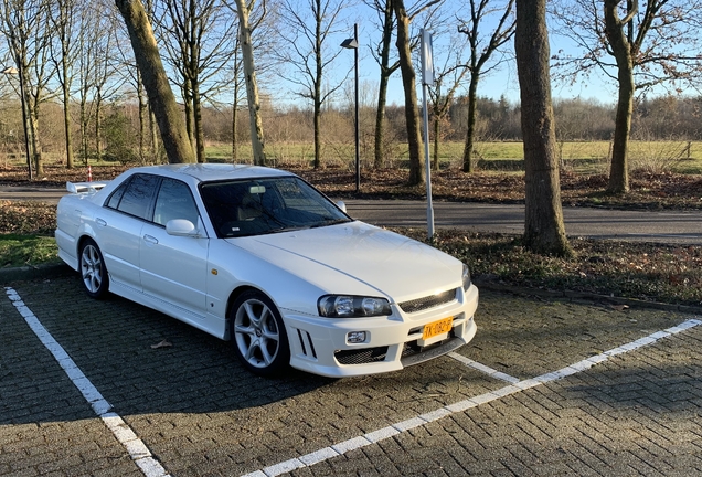 Nissan Skyline R34 Sedan