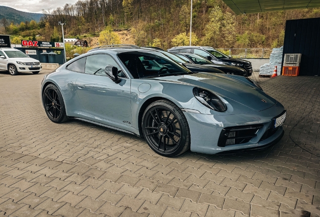 Porsche 992 Carrera 4 GTS