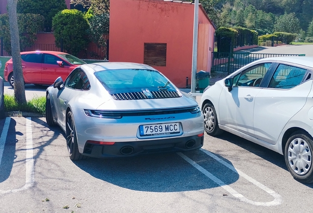 Porsche 992 Carrera 4 GTS