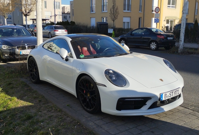 Porsche 992 Carrera 4S