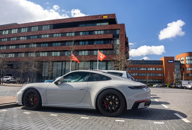 Porsche 992 Carrera 4S
