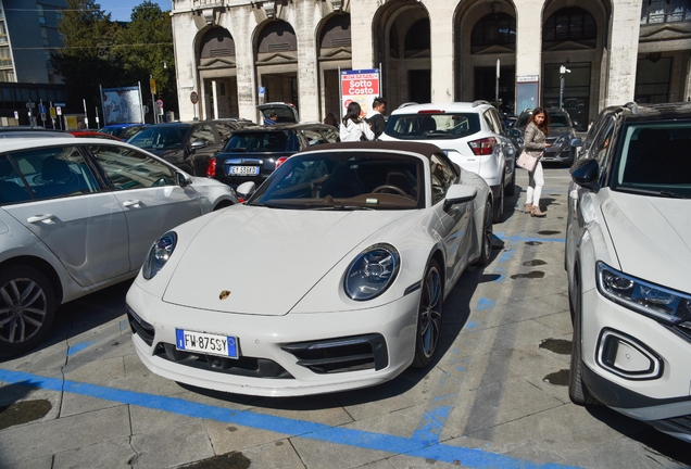 Porsche 992 Carrera 4S Cabriolet