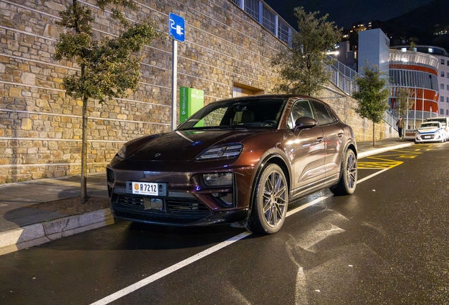 Porsche Macan EV Turbo