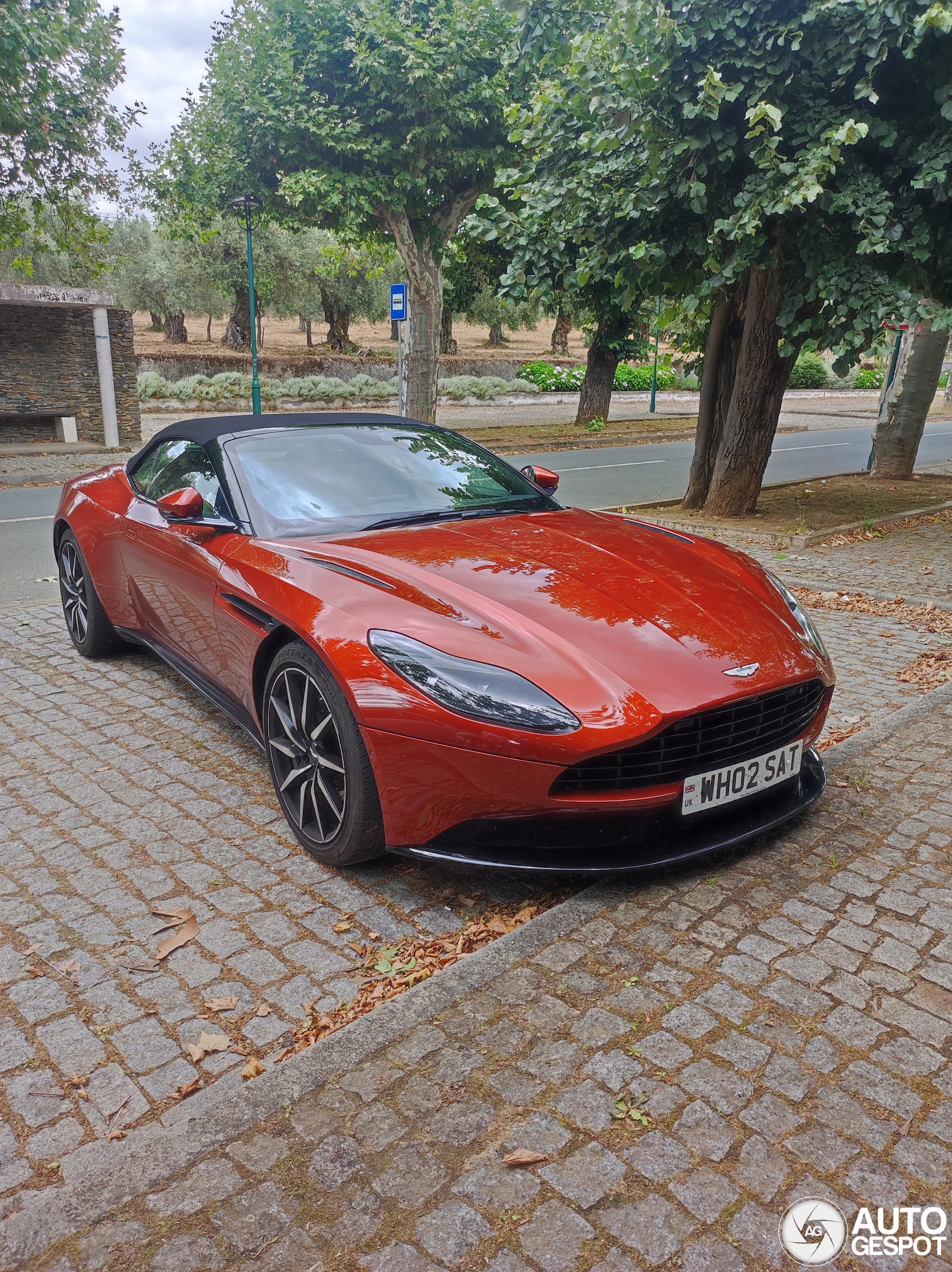 Aston Martin DB11 V8 Volante
