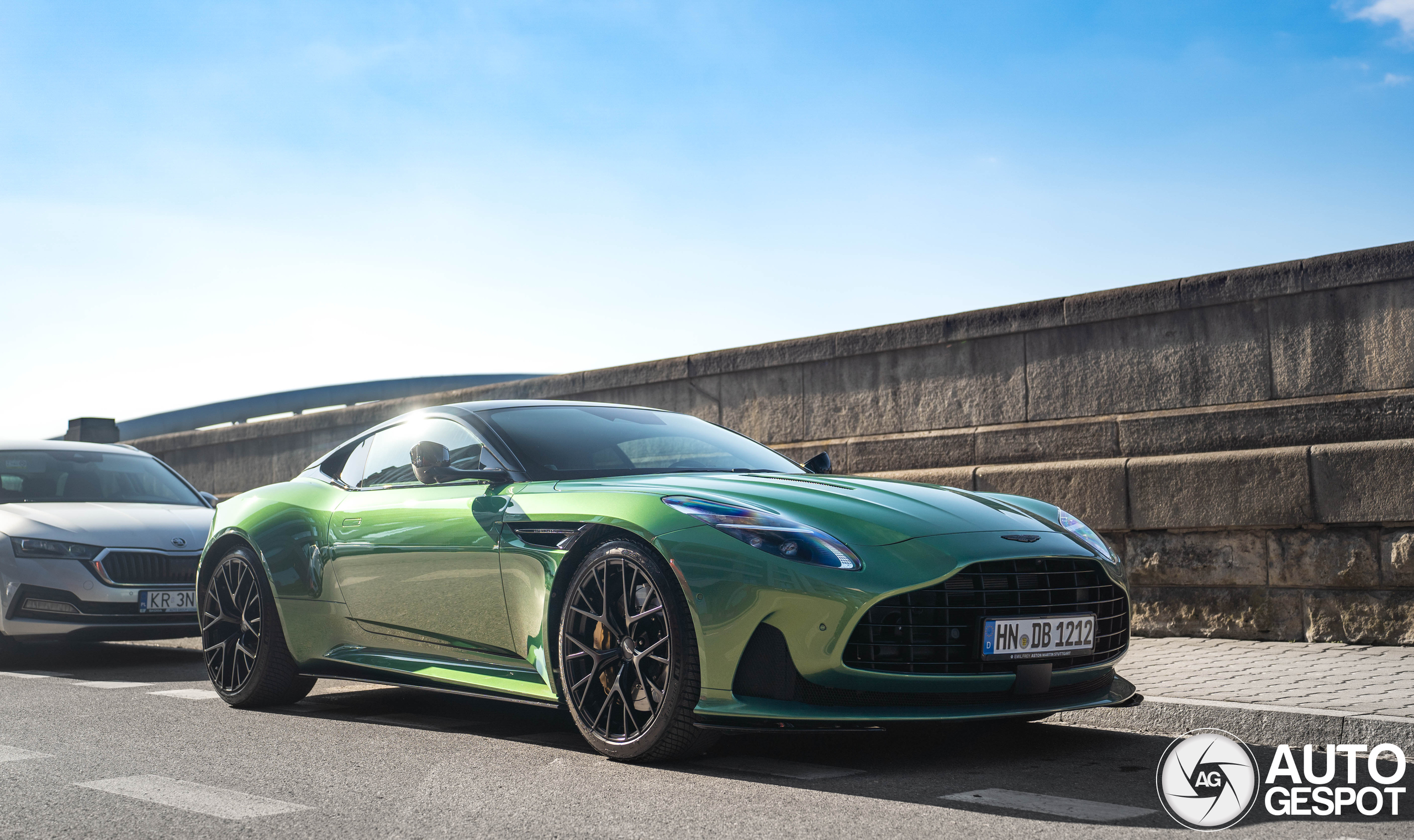 Aston Martin DB12