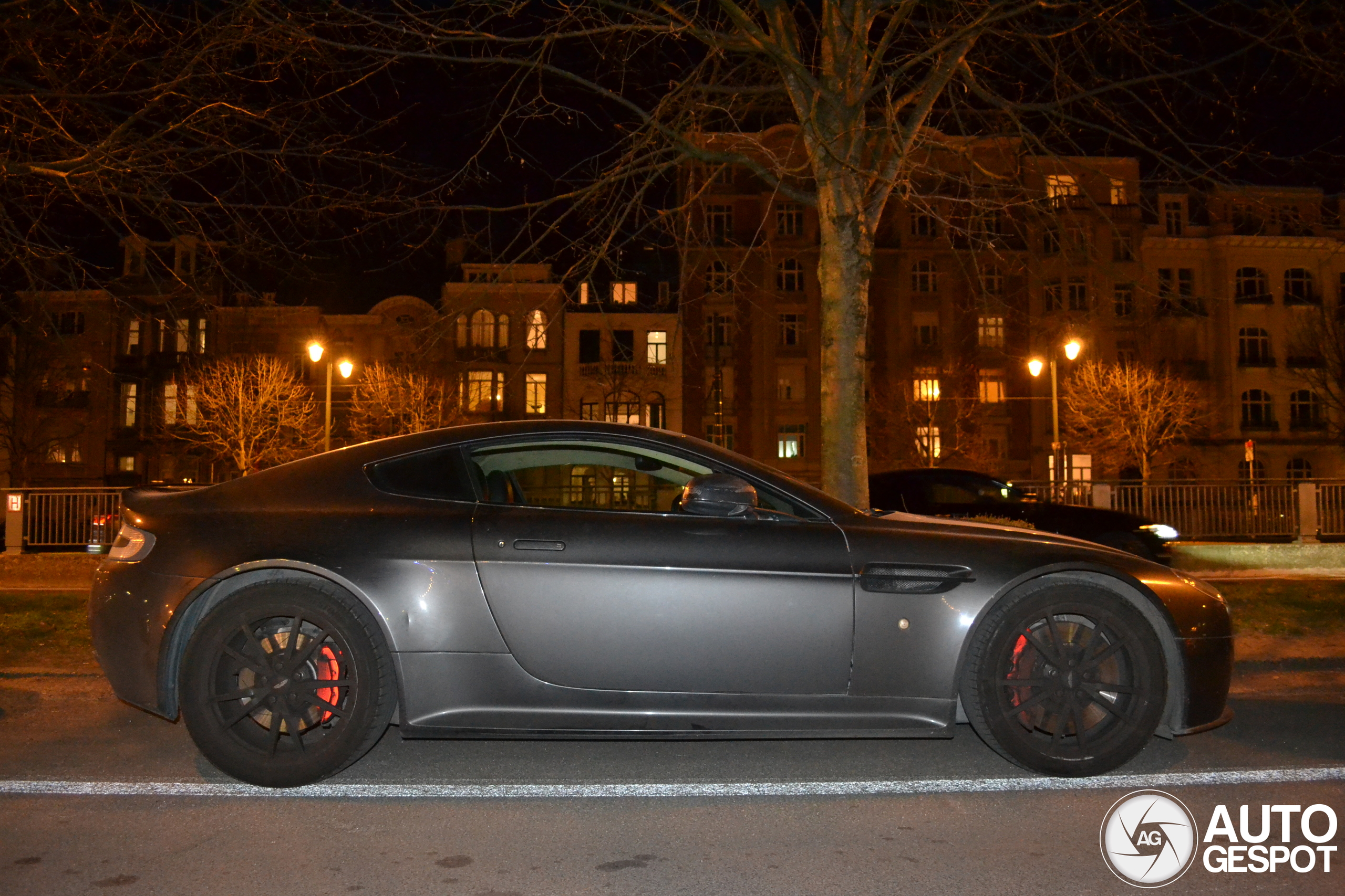 Aston Martin V8 Vantage S