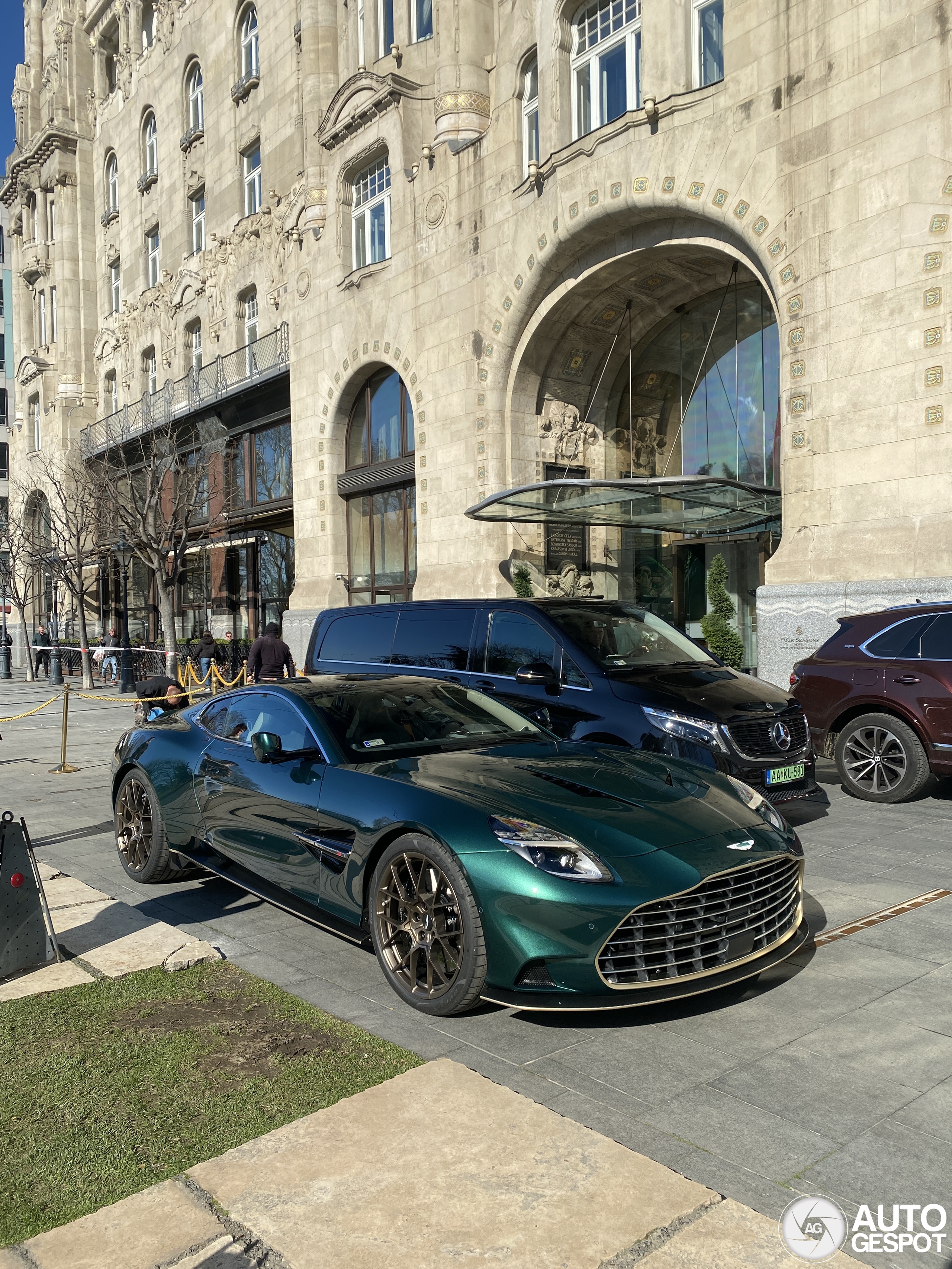 Aston Martin Vanquish 2025