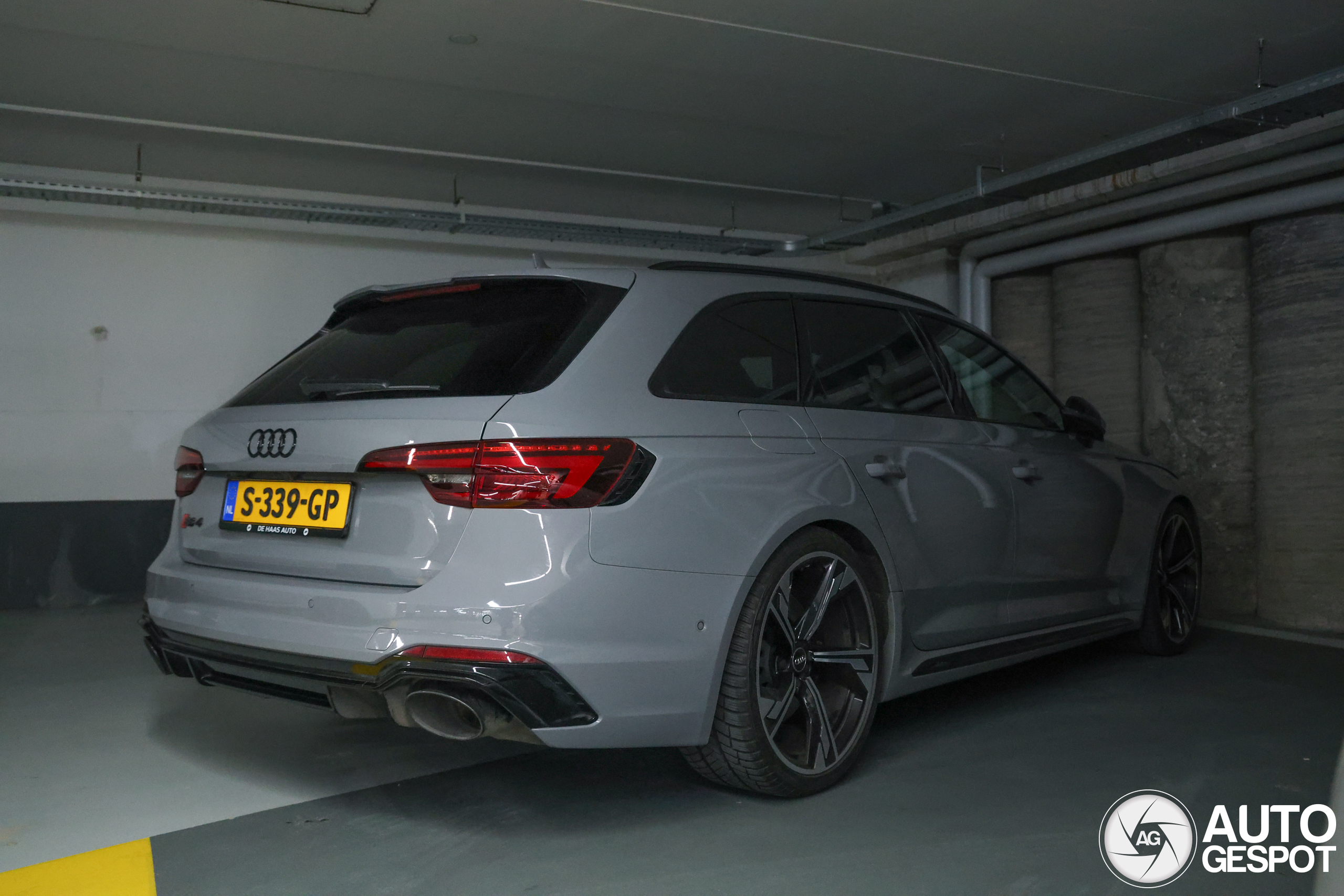 Audi RS4 Avant B9