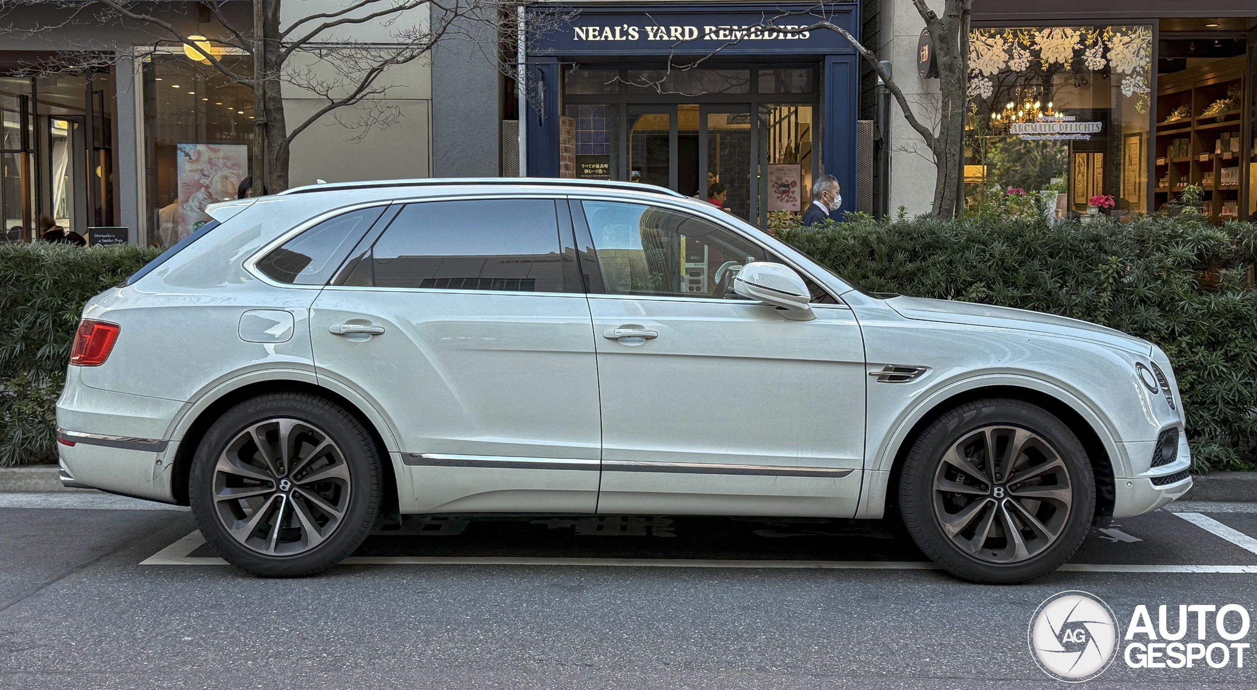 Bentley Bentayga V8