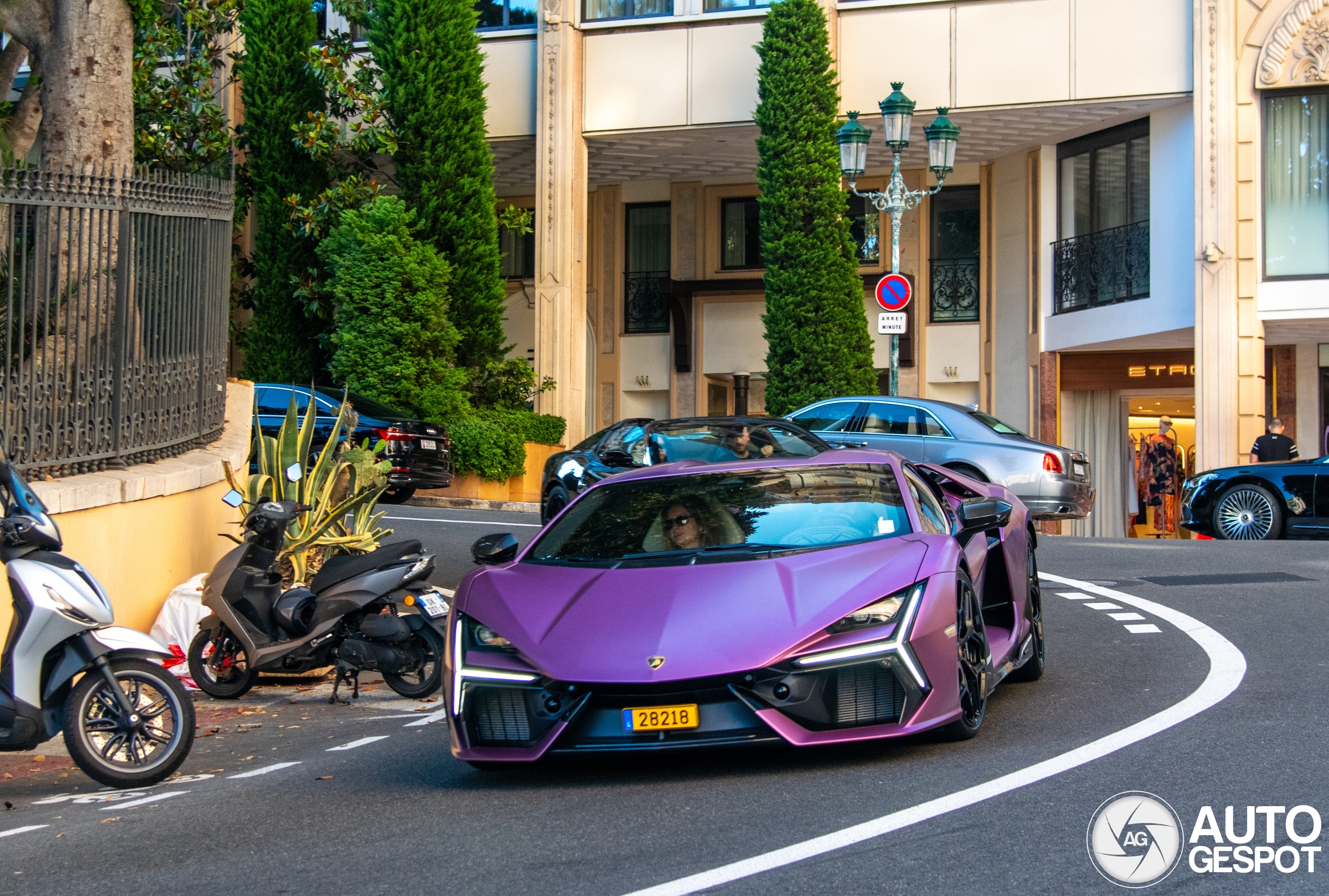 Lamborghini Revuelto