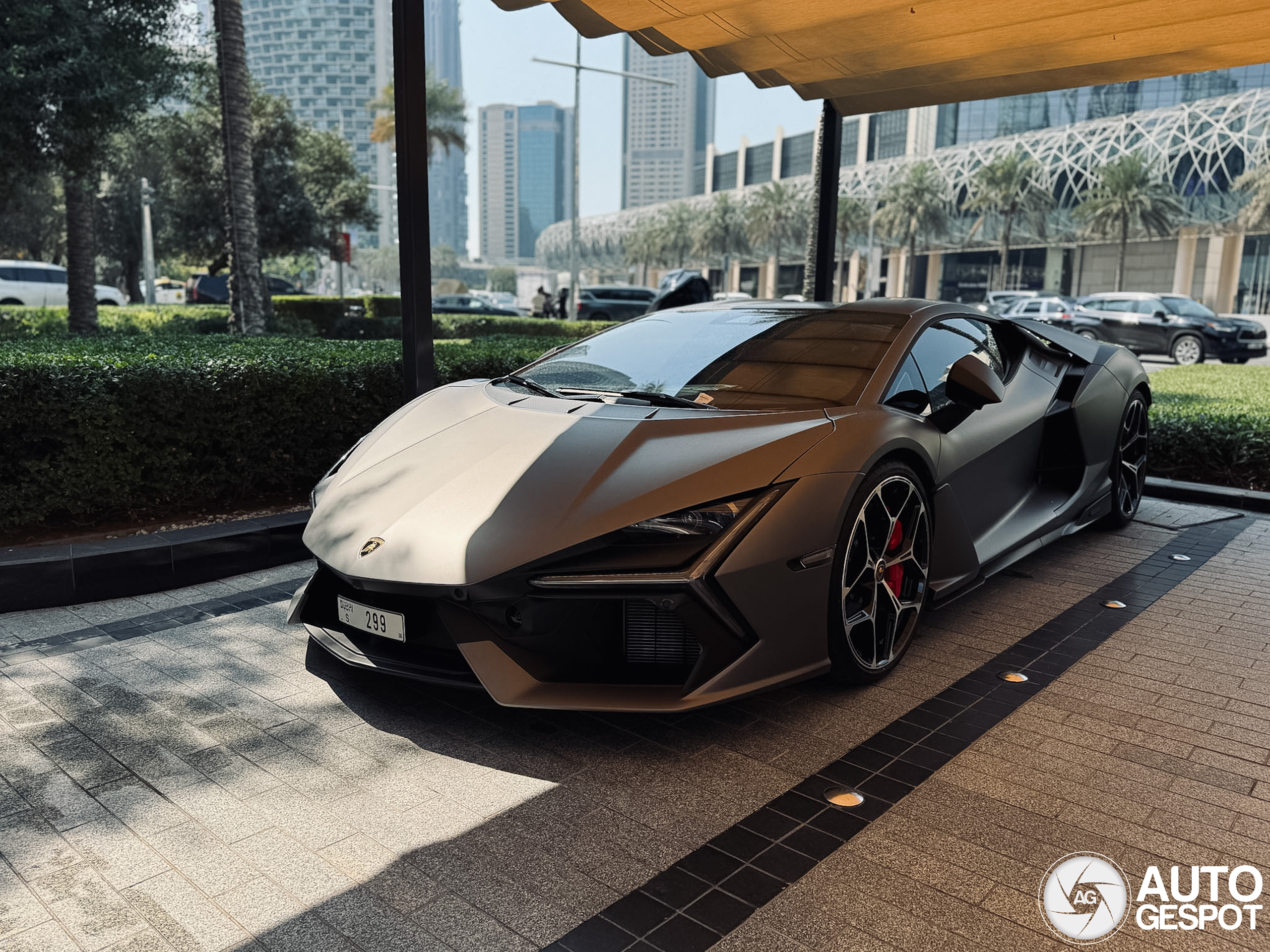 Lamborghini Revuelto