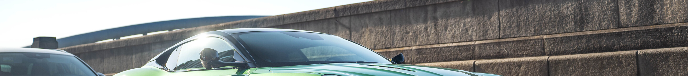 Aston Martin DB12