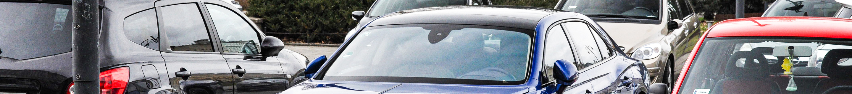 Bentley Flying Spur Hybrid Azure