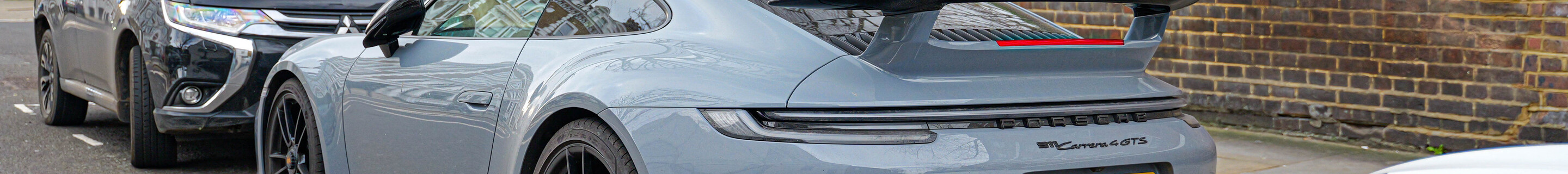Porsche 992 Carrera 4 GTS
