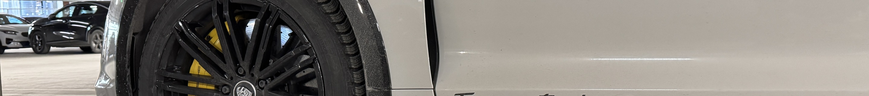 Porsche Taycan Turbo S Cross Turismo