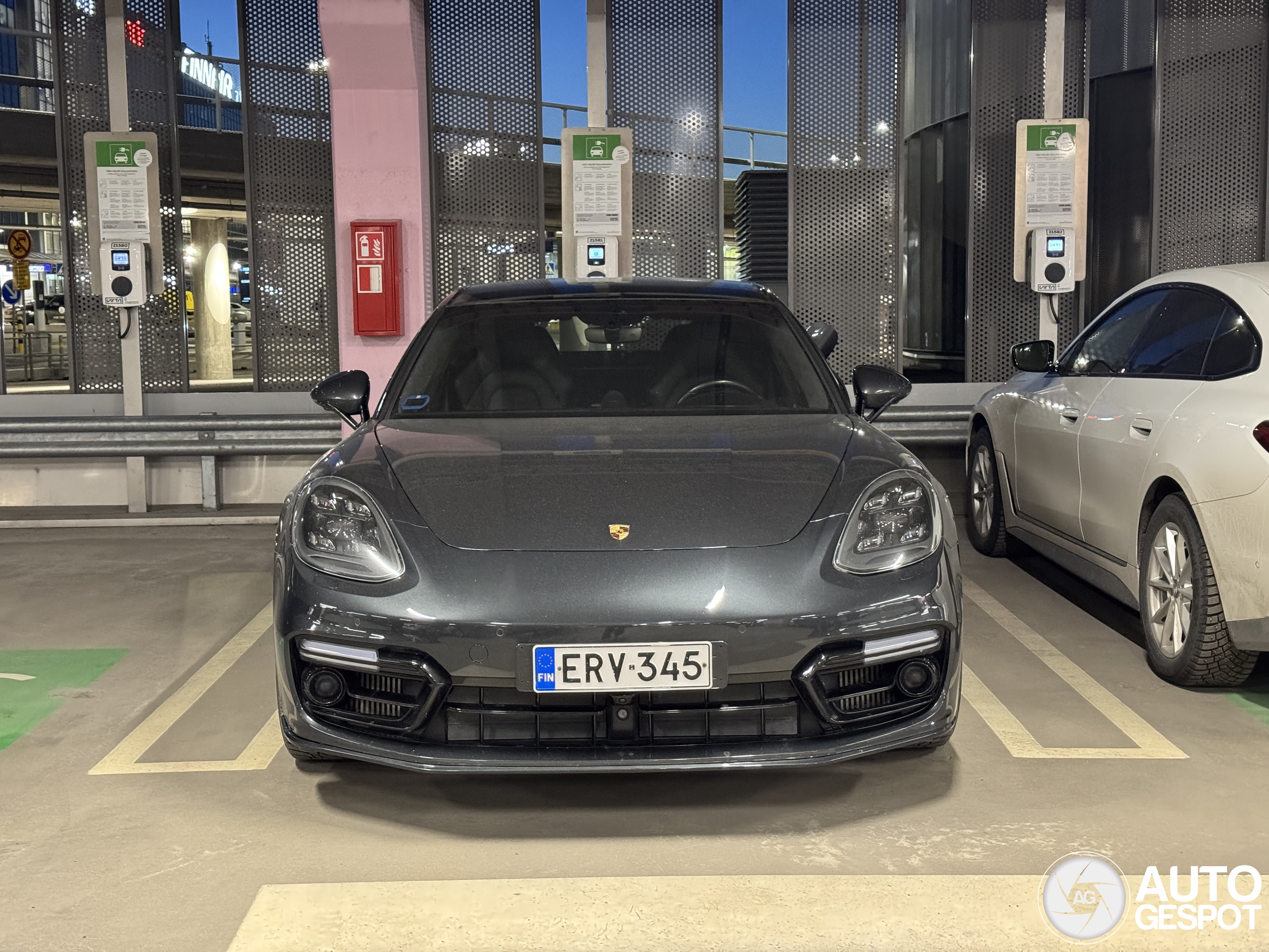 Porsche 971 Panamera Turbo S E-Hybrid