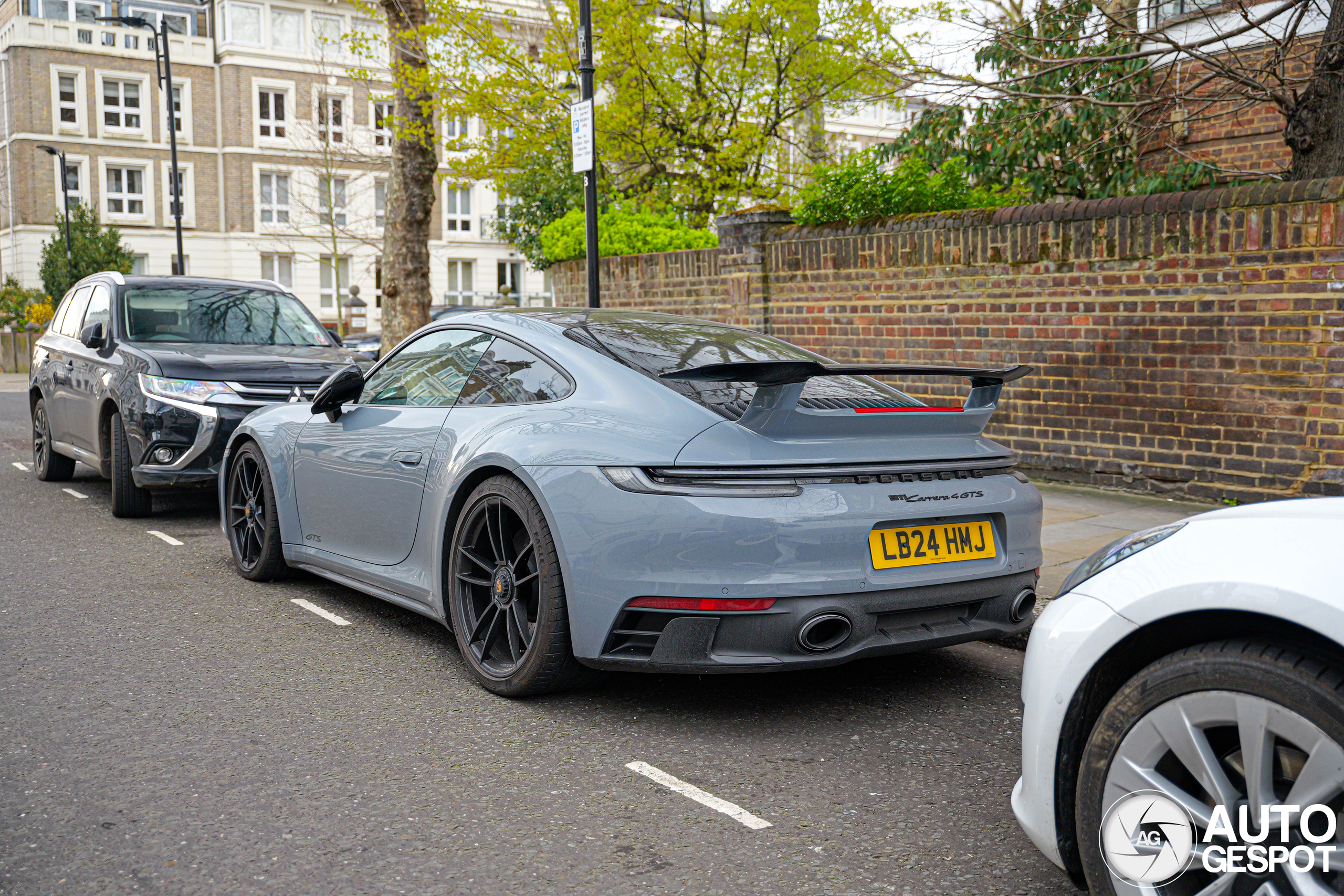 Porsche 992 Carrera 4 GTS