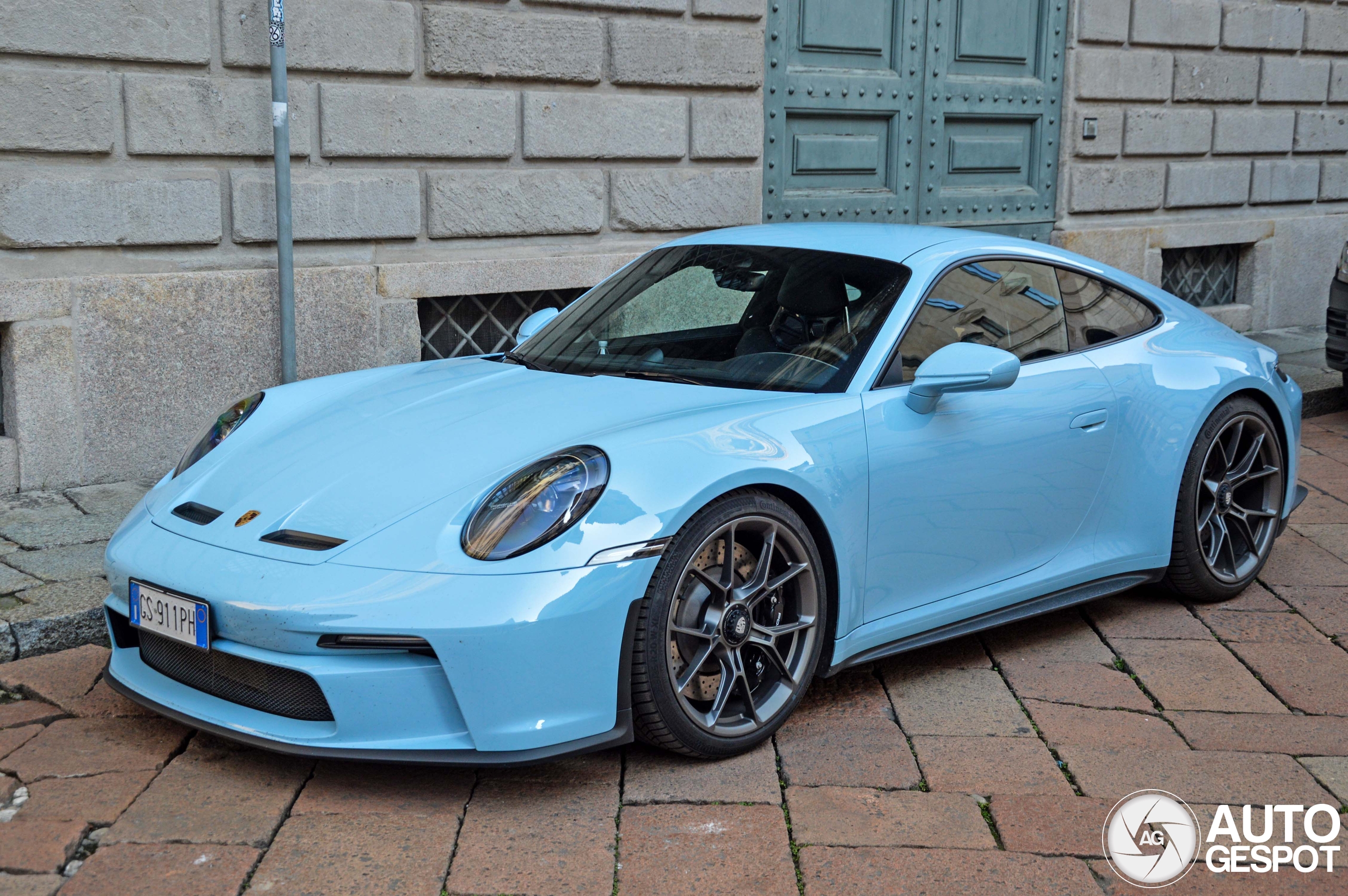 Porsche 992 GT3 Touring