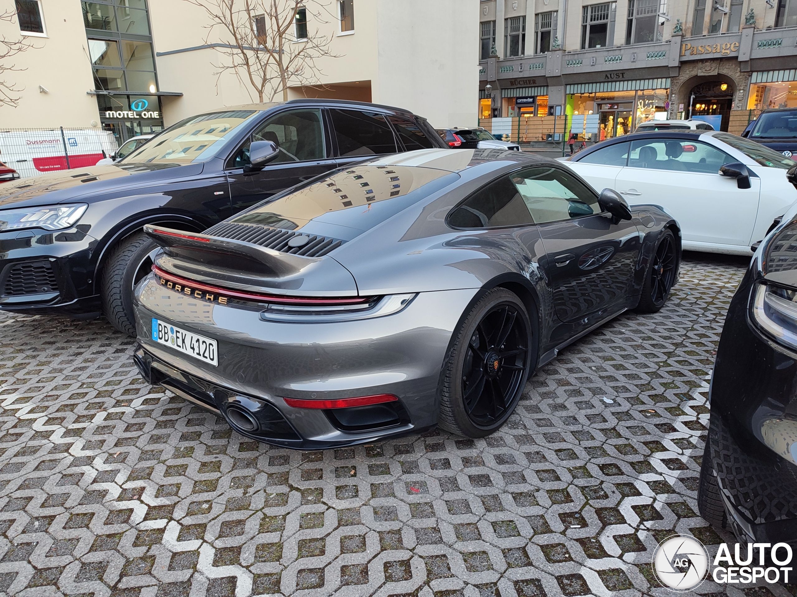 Porsche 992 Sport Classic