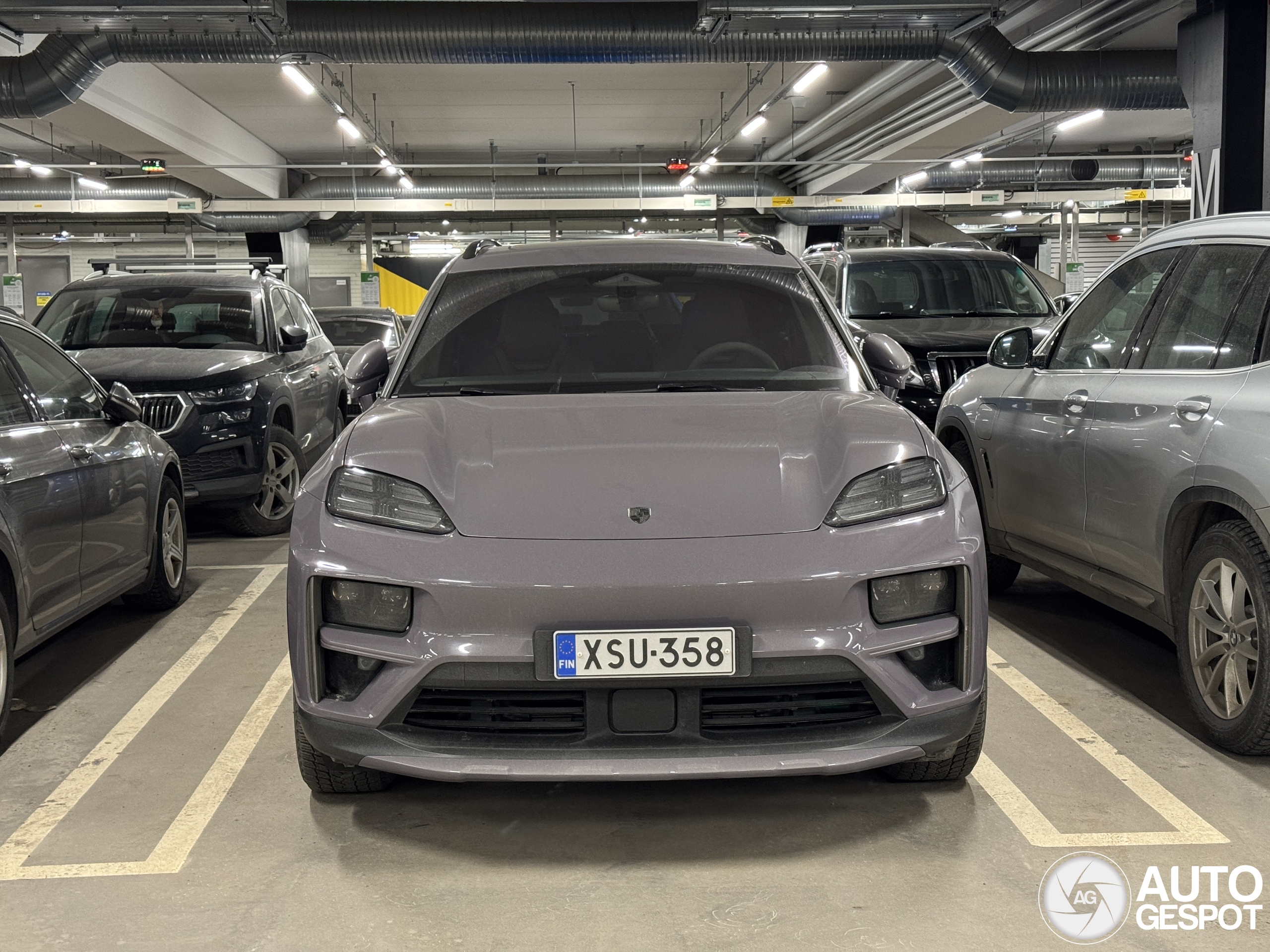 Porsche Macan EV Turbo