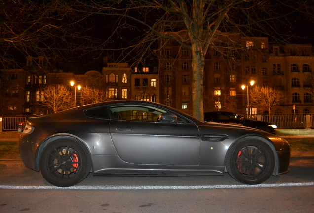 Aston Martin V8 Vantage S