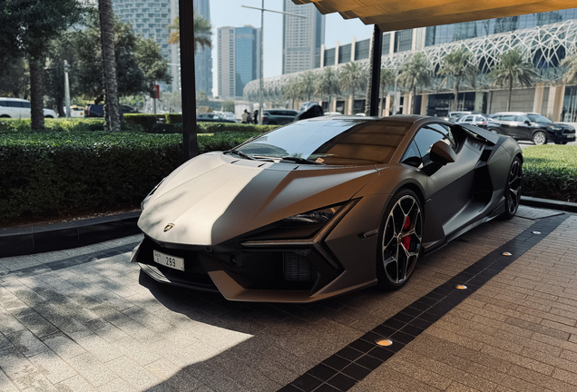 Lamborghini Revuelto