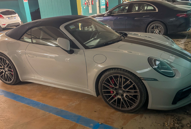 Porsche 992 Carrera 4S Cabriolet