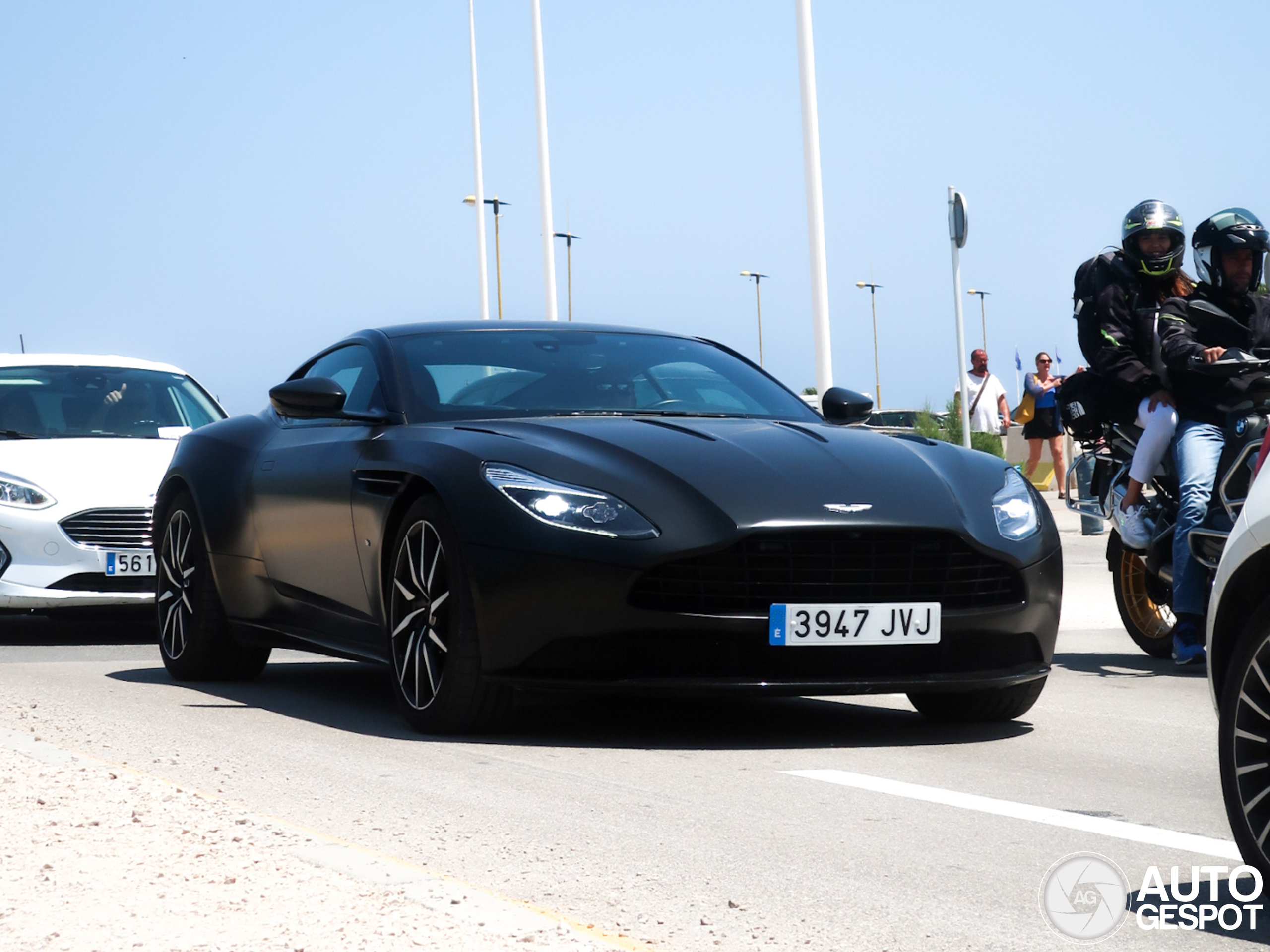 Aston Martin DB11